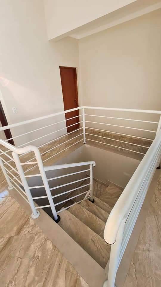 Casa de Condomínio à venda com 3 quartos, 246m² - Foto 3