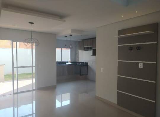 Casa de Condomínio para alugar com 3 quartos, 147m² - Foto 1