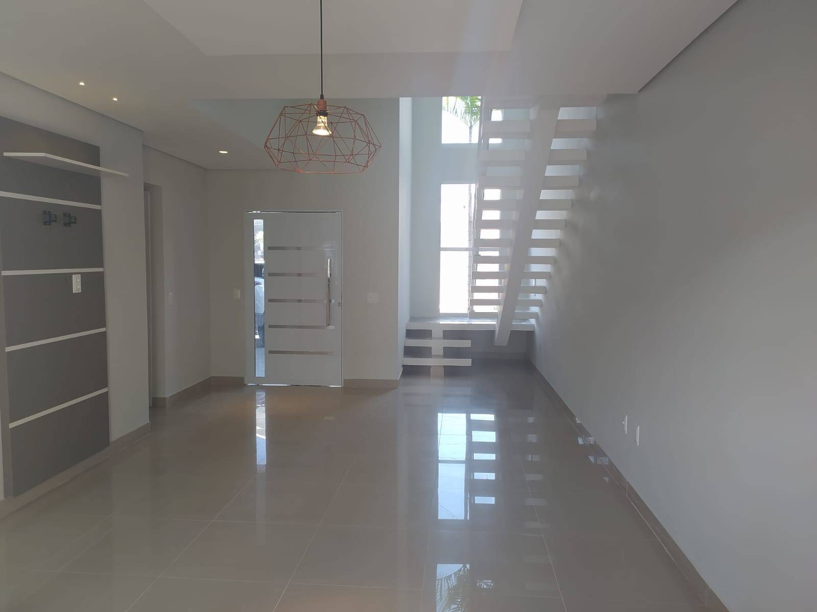 Casa de Condomínio para alugar com 3 quartos, 147m² - Foto 2