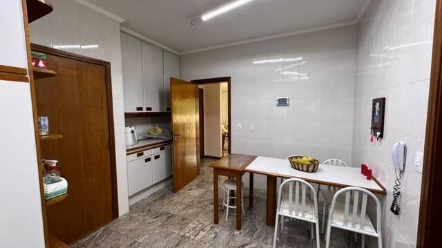 Apartamento à venda com 3 quartos, 167m² - Foto 3