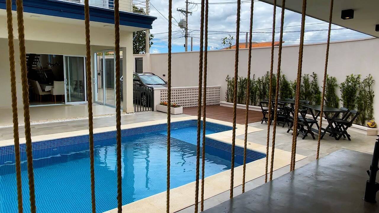 Casa à venda com 3 quartos, 225m² - Foto 12