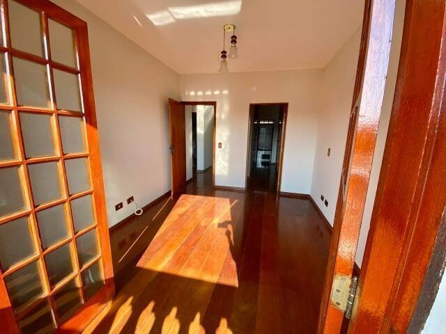 Casa à venda com 5 quartos, 429m² - Foto 1