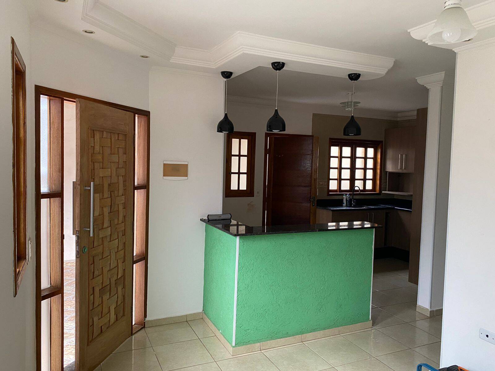 Casa à venda com 2 quartos, 168m² - Foto 1