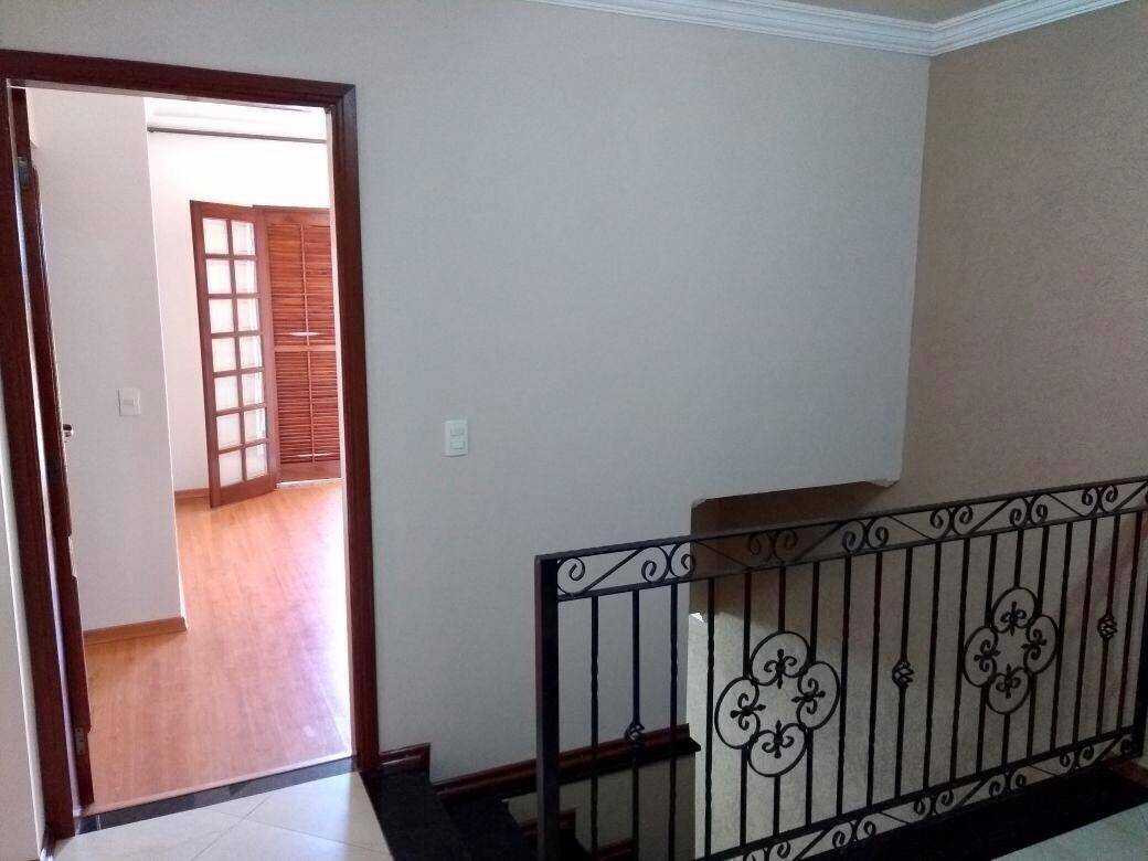 Casa à venda com 3 quartos, 200m² - Foto 12