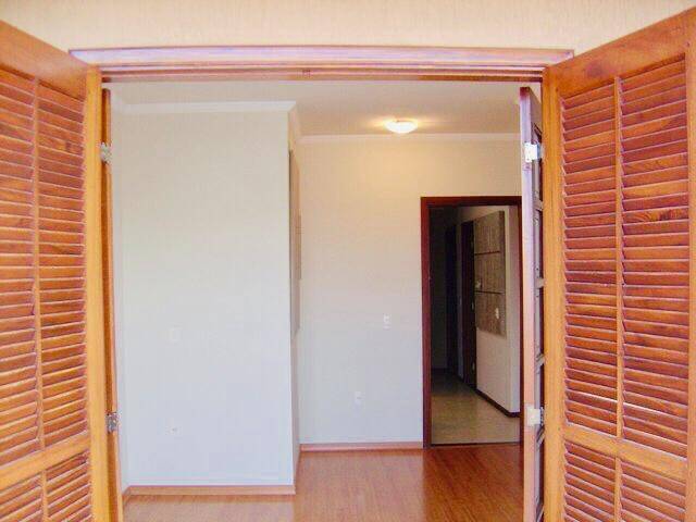 Casa à venda com 3 quartos, 200m² - Foto 13