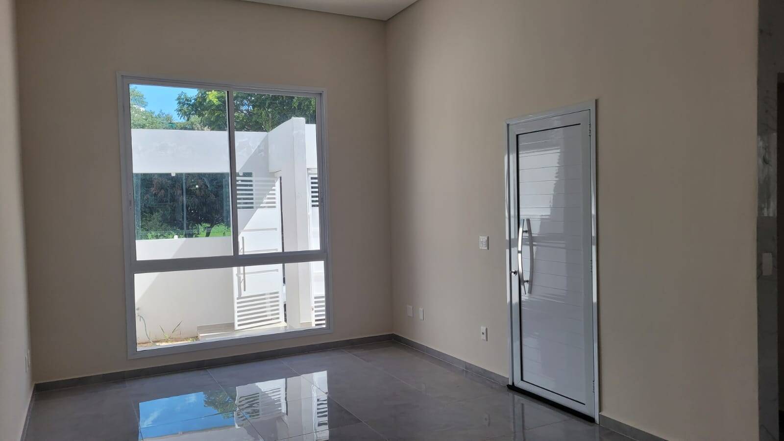 Casa à venda com 3 quartos, 140m² - Foto 2