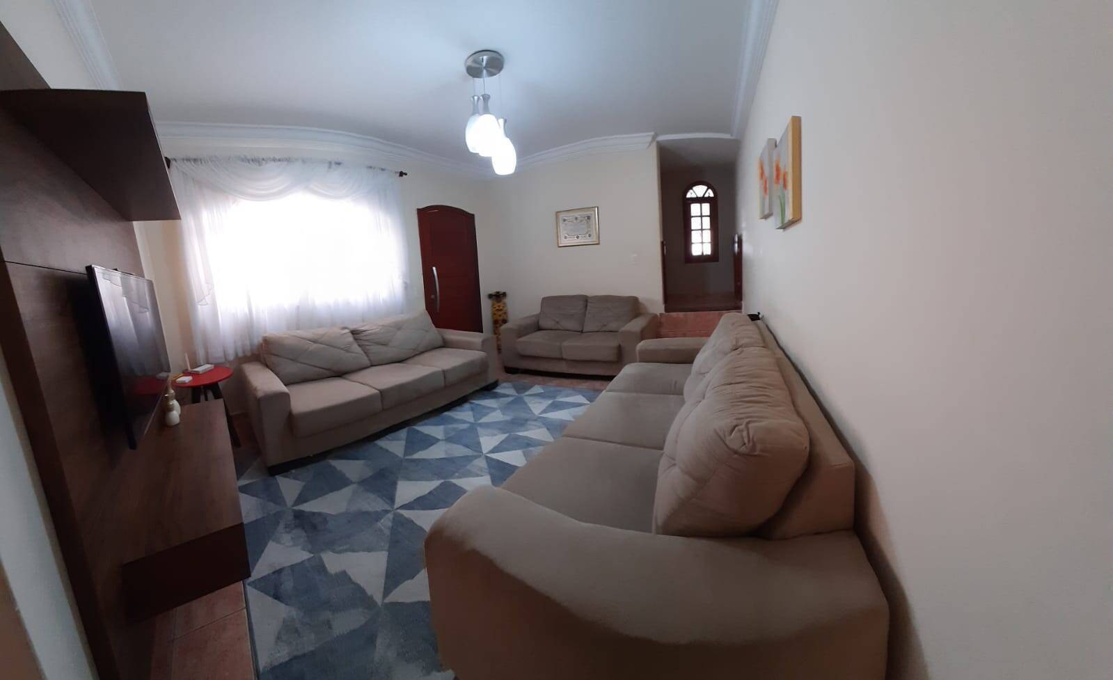 Casa à venda com 3 quartos, 211m² - Foto 2