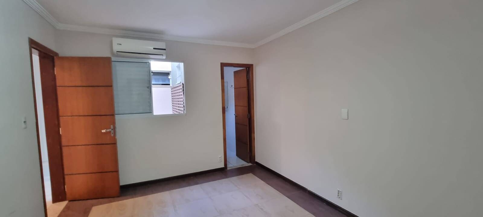 Casa à venda com 3 quartos, 230m² - Foto 8