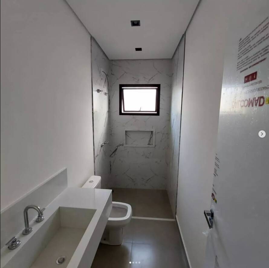 Casa à venda com 4 quartos, 200m² - Foto 16