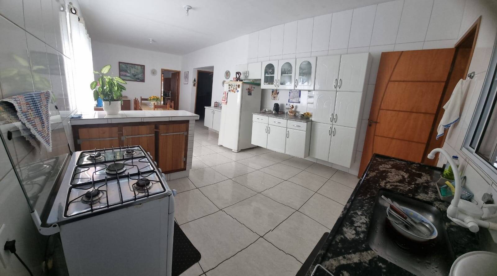 Casa à venda com 3 quartos, 200m² - Foto 4