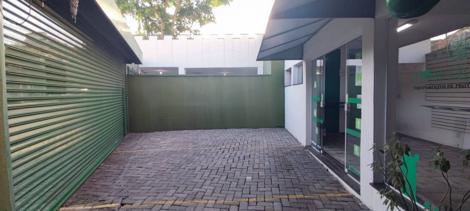 Casa à venda e aluguel com 2 quartos, 318m² - Foto 16