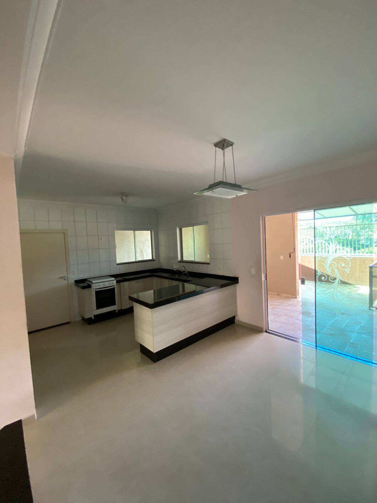 Casa à venda com 3 quartos, 205m² - Foto 3