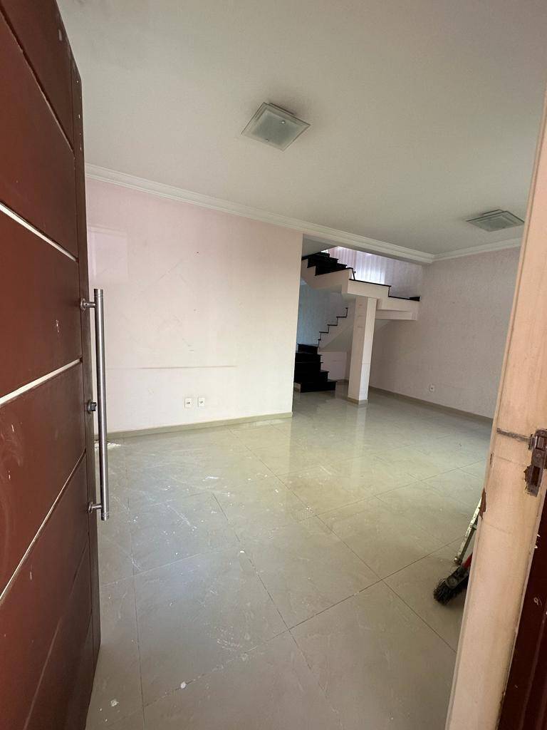 Casa à venda com 3 quartos, 205m² - Foto 26