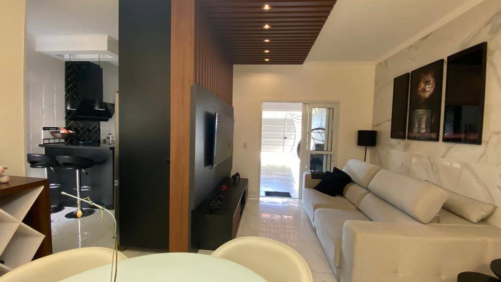 Casa à venda com 2 quartos, 108m² - Foto 3