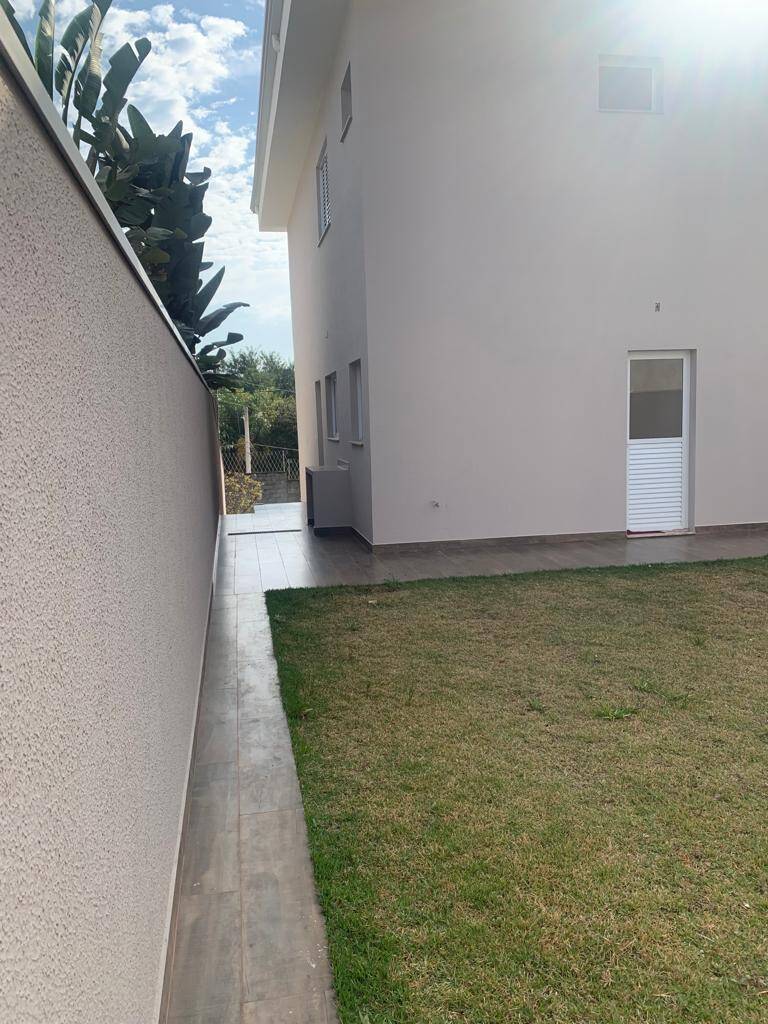 Casa de Condomínio à venda com 3 quartos, 220m² - Foto 25