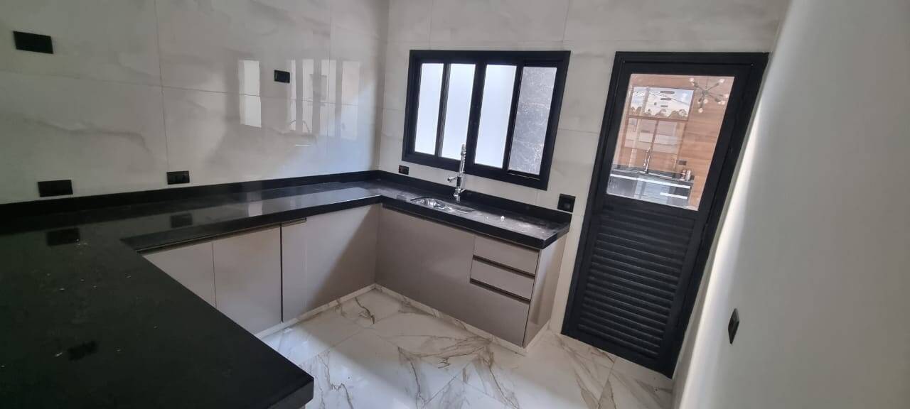 Casa de Condomínio à venda com 3 quartos, 178m² - Foto 2