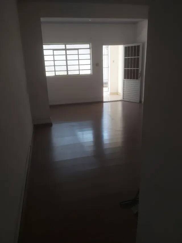 Casa à venda com 2 quartos, 70m² - Foto 2