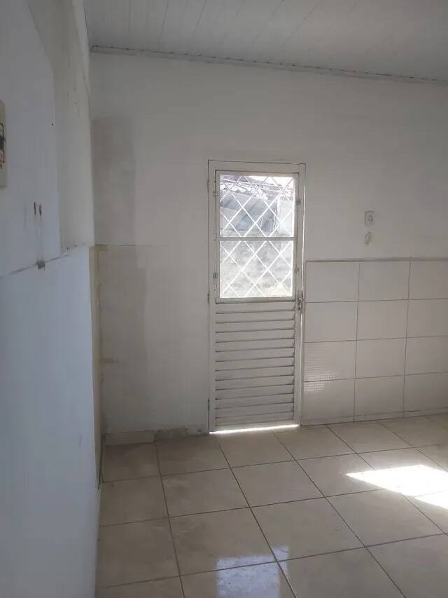 Casa à venda com 2 quartos, 70m² - Foto 5