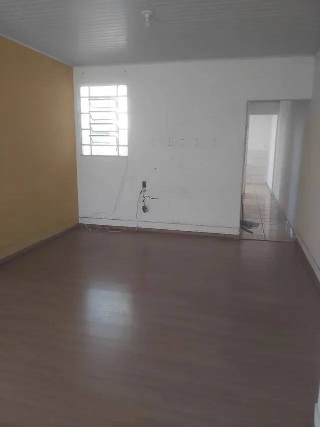 Casa à venda com 2 quartos, 70m² - Foto 3