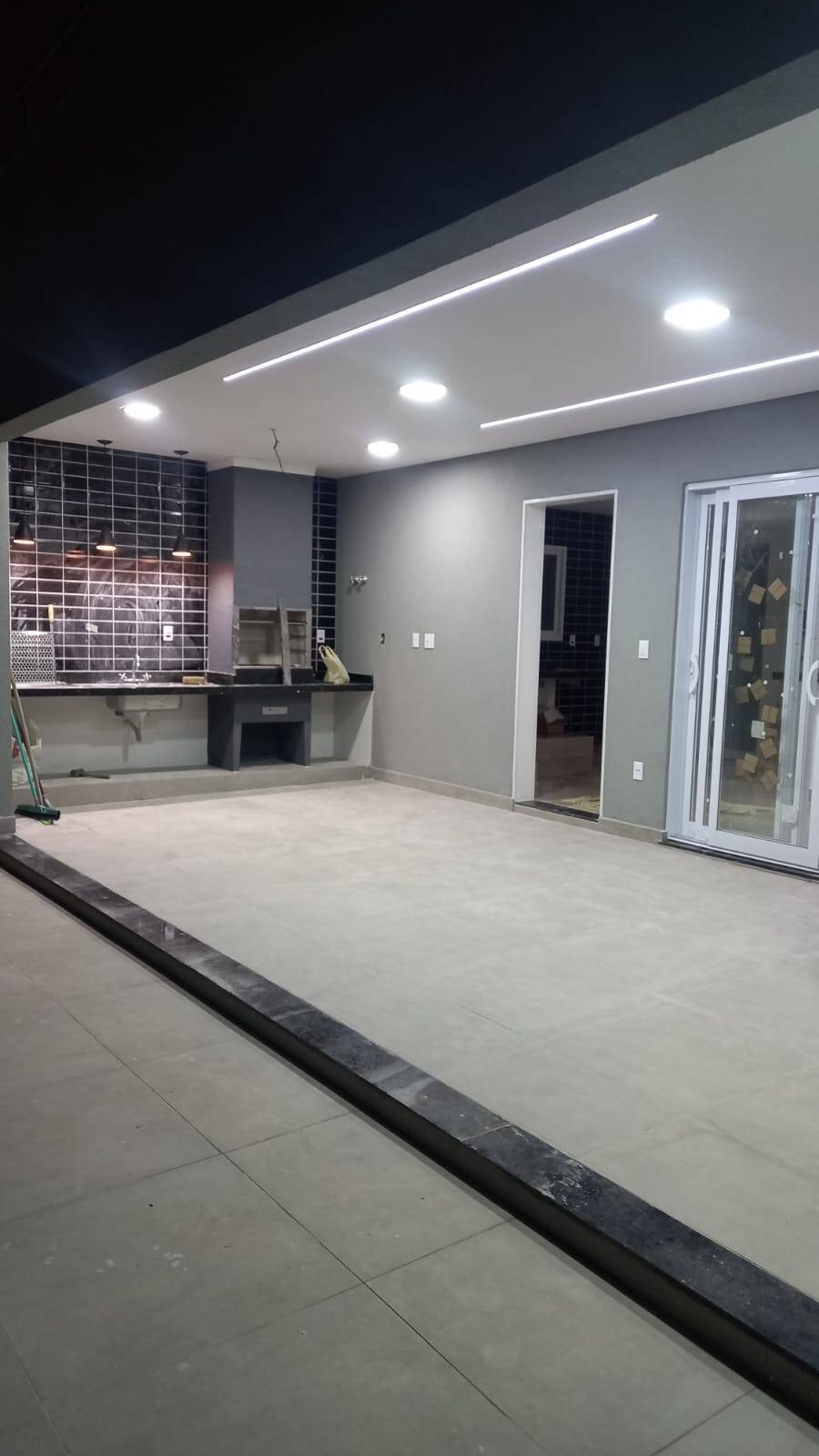 Casa de Condomínio à venda com 3 quartos, 223m² - Foto 3