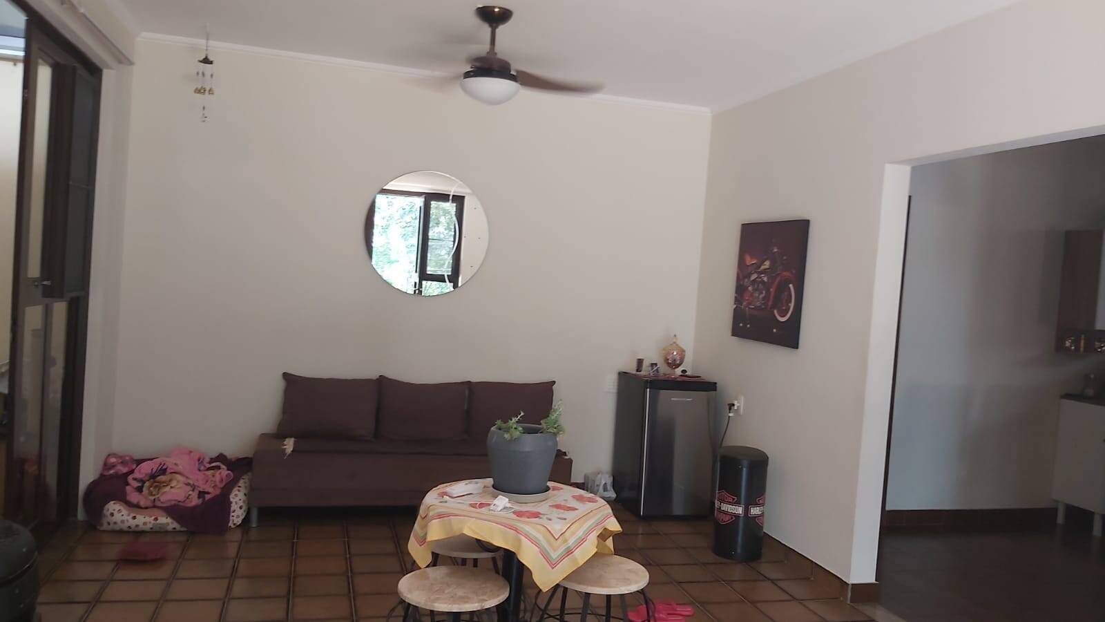 Casa à venda com 3 quartos, 198m² - Foto 2