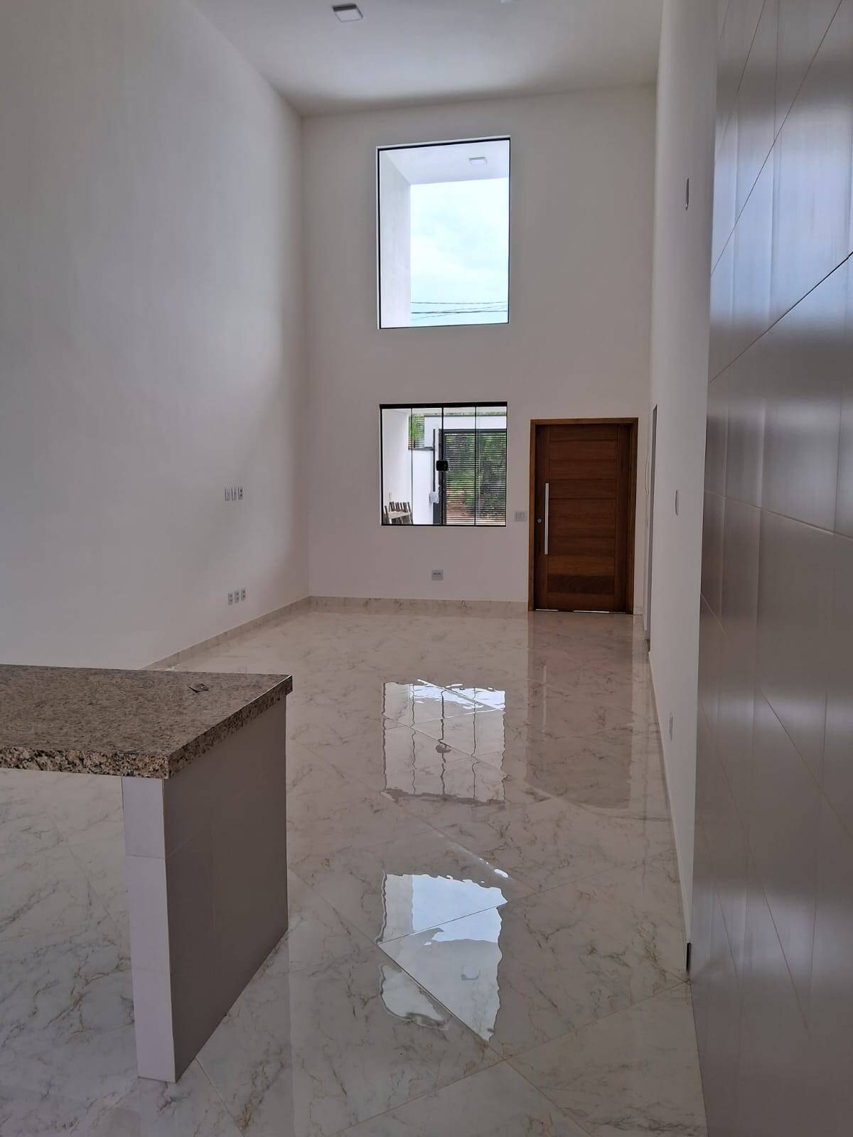 Casa à venda com 3 quartos, 150m² - Foto 1