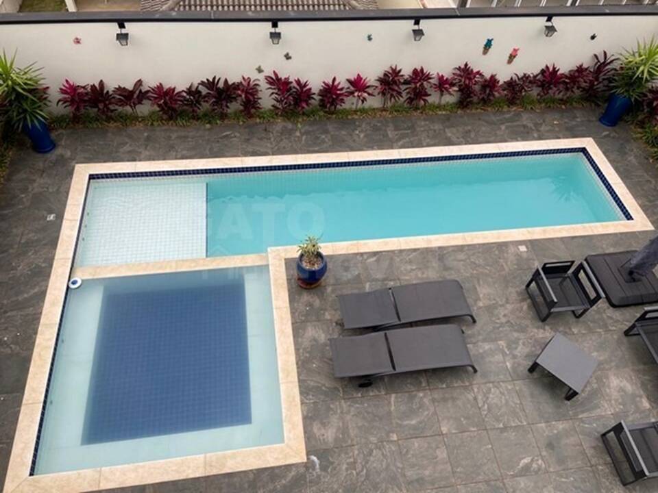 Casa de Condomínio à venda e aluguel com 5 quartos, 456m² - Foto 1