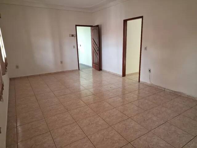 Casa à venda com 3 quartos, 236m² - Foto 5