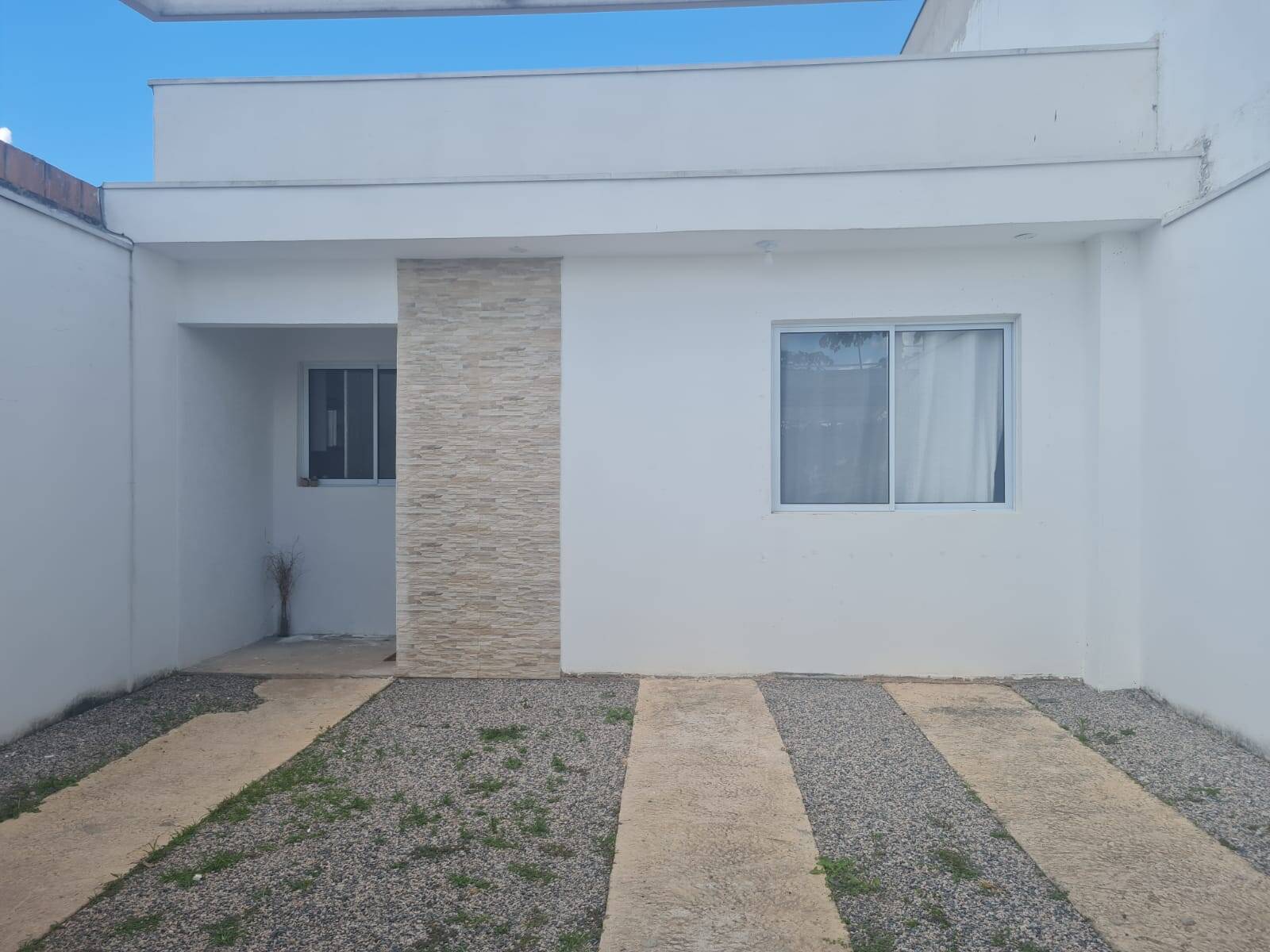 Casa à venda com 2 quartos, 67m² - Foto 1