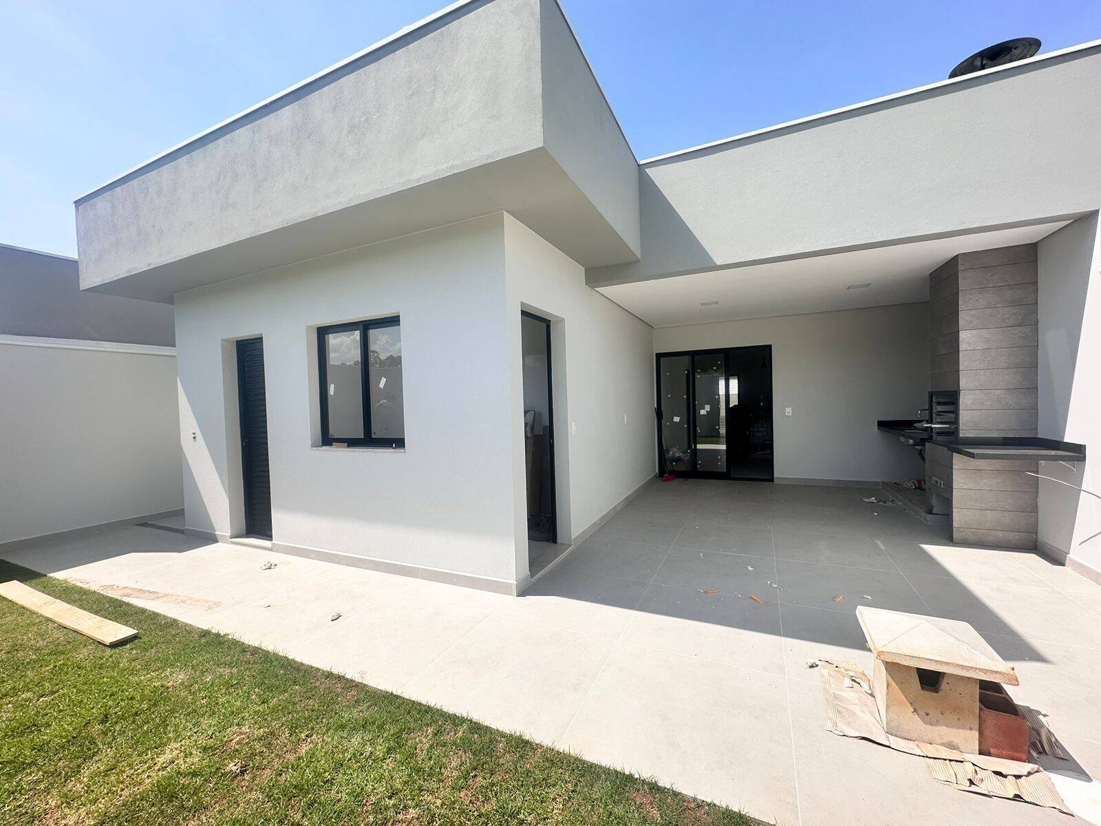 Casa à venda com 3 quartos, 148m² - Foto 2