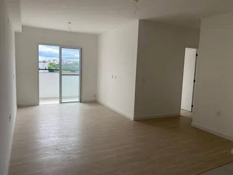 Apartamento à venda com 3 quartos, 78m² - Foto 2