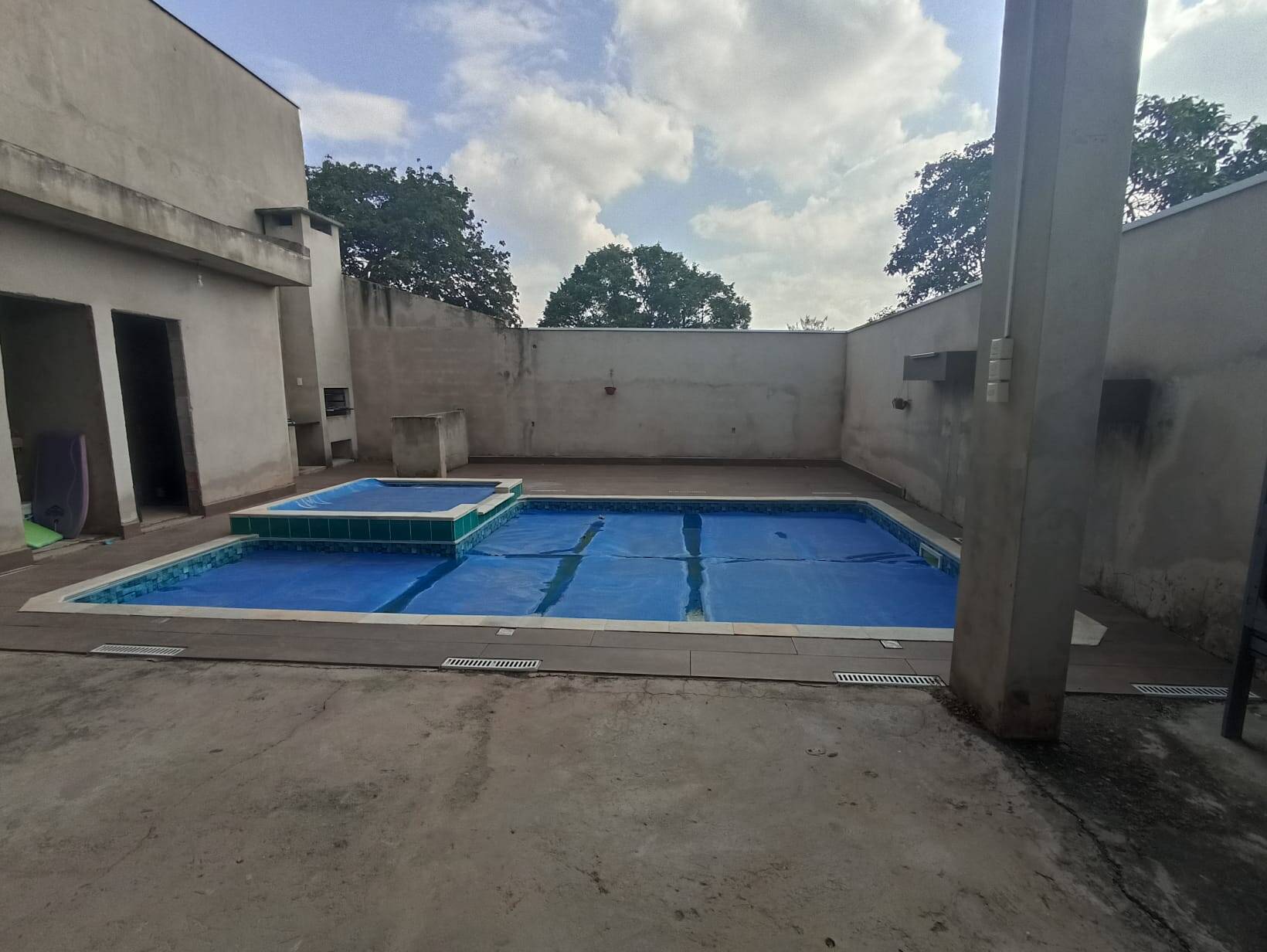 Casa à venda com 3 quartos, 220m² - Foto 3