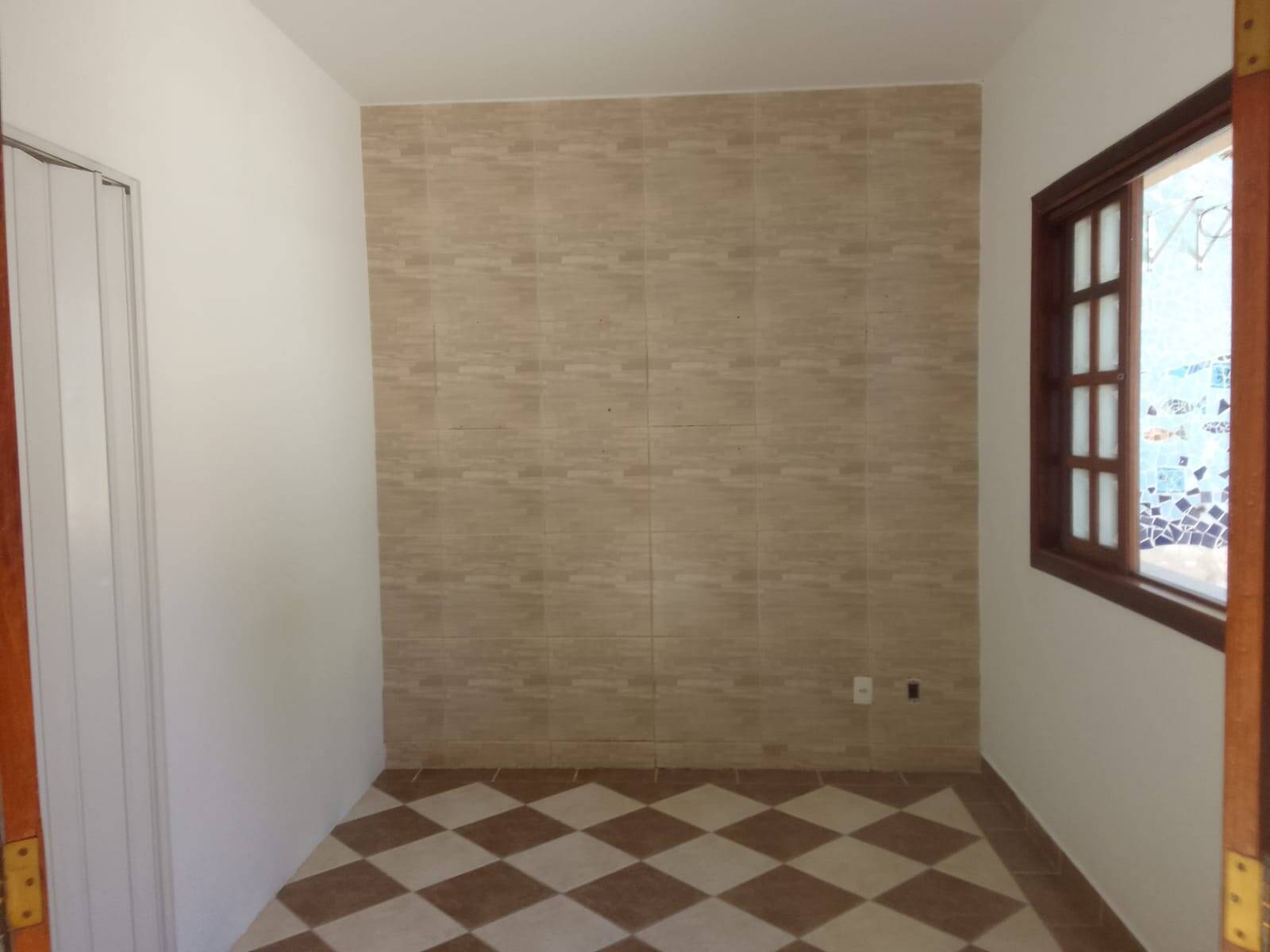 Casa à venda com 2 quartos, 61m² - Foto 4