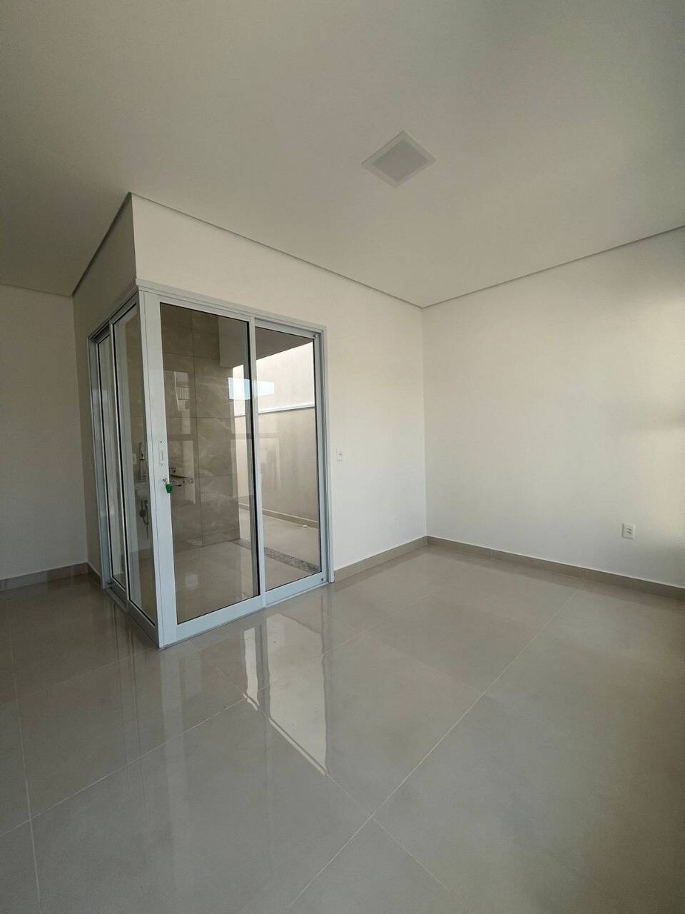 Casa à venda com 3 quartos, 91m² - Foto 3