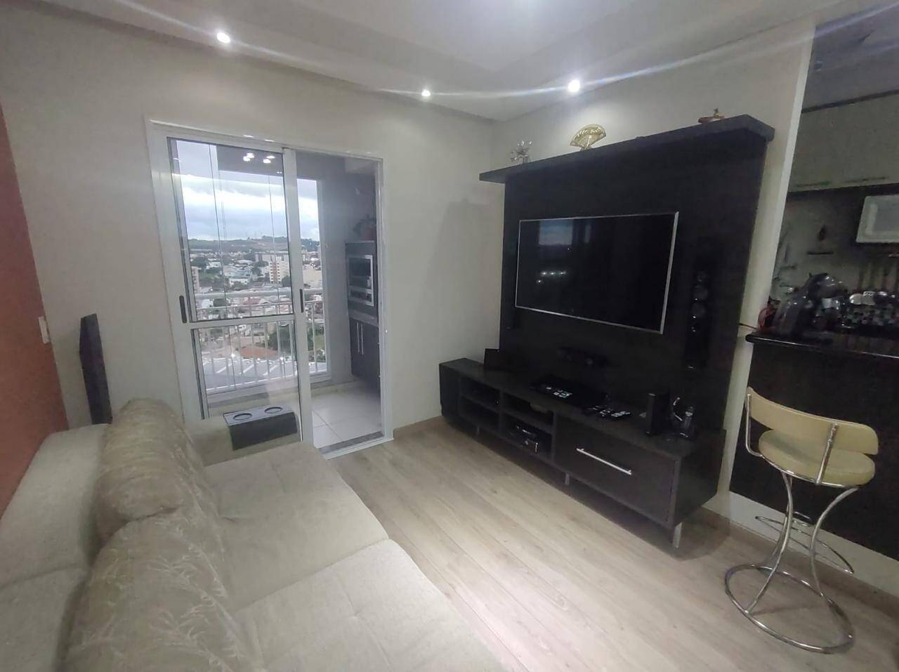 Apartamento à venda com 2 quartos, 69m² - Foto 3