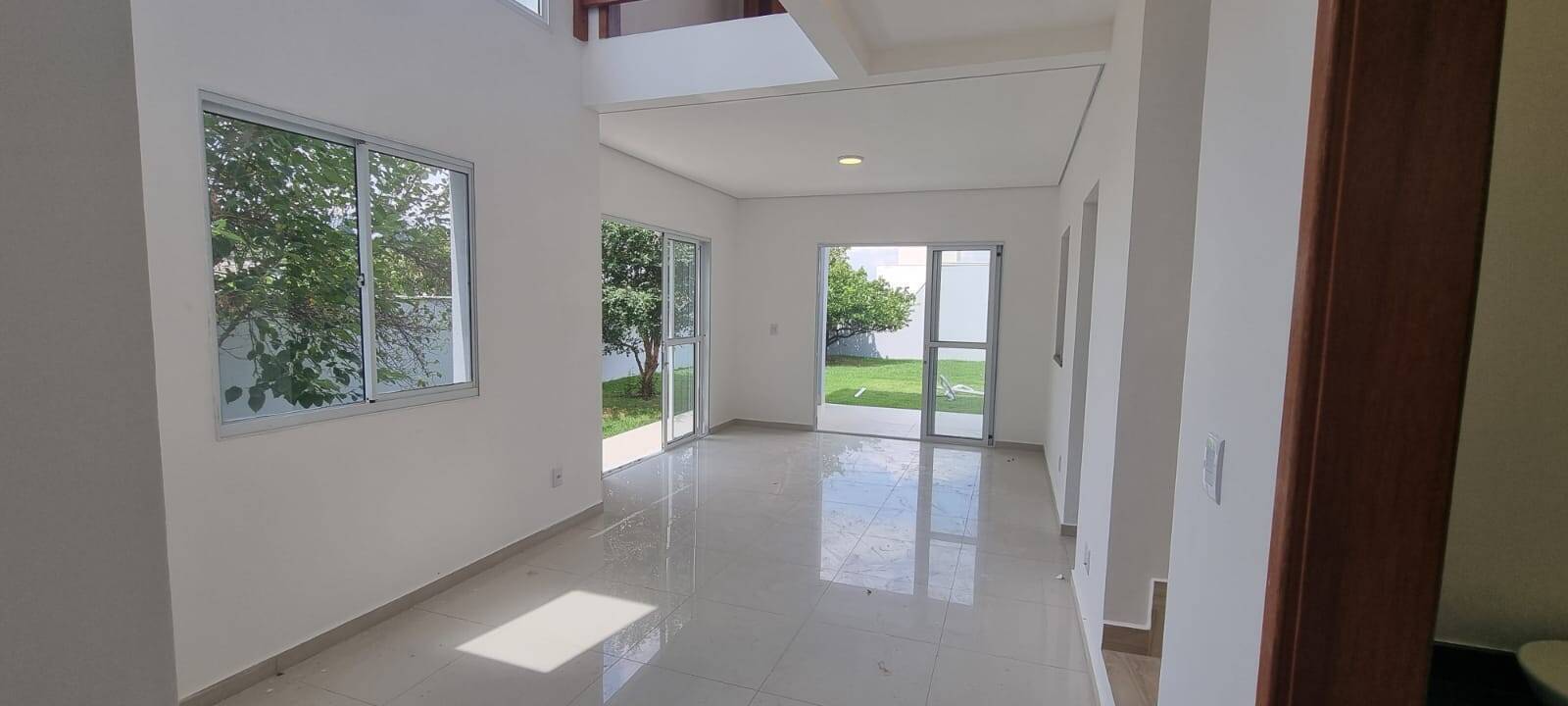 Casa de Condomínio à venda com 2 quartos, 190m² - Foto 4