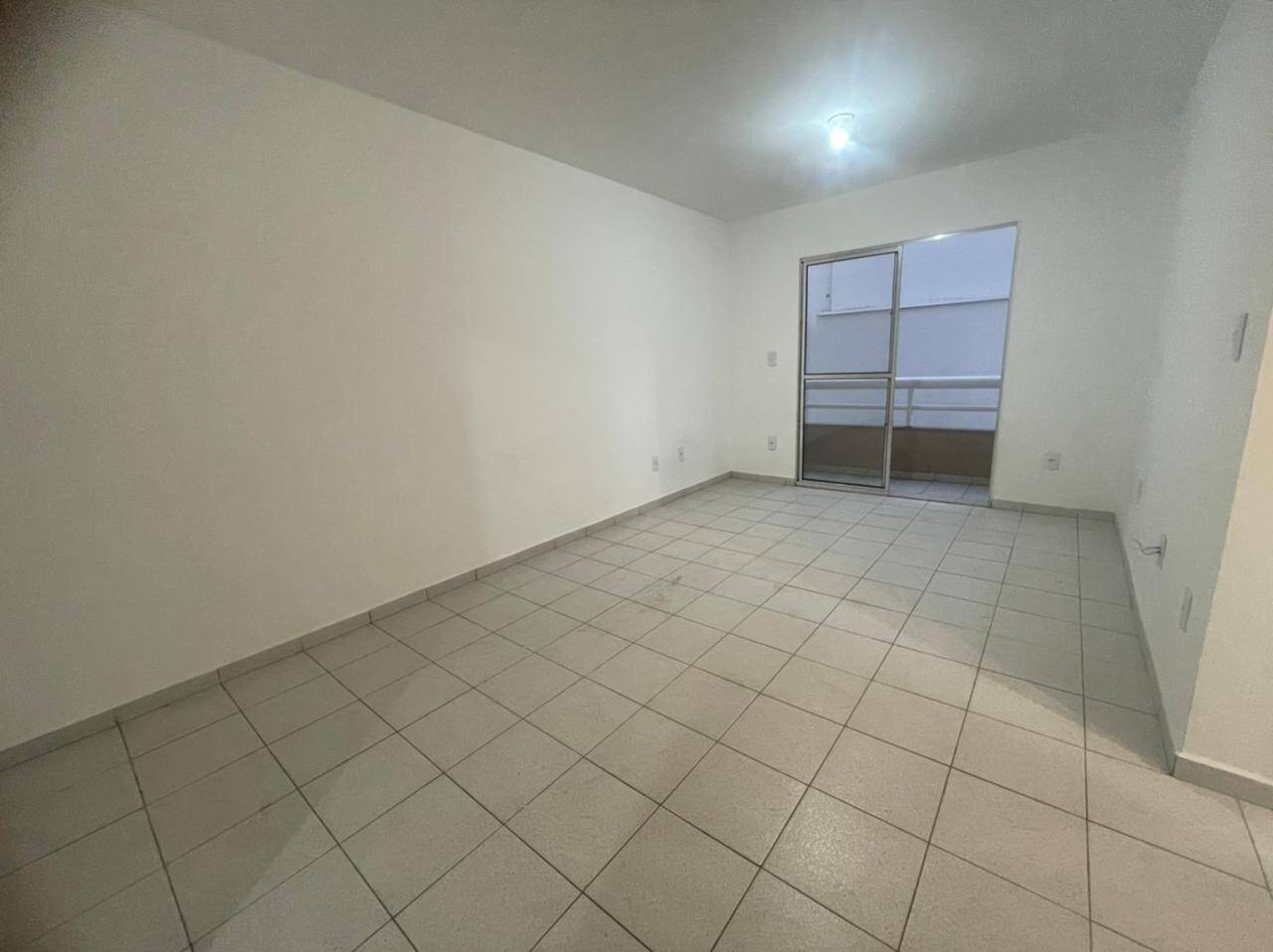 Apartamento à venda com 2 quartos, 60m² - Foto 1