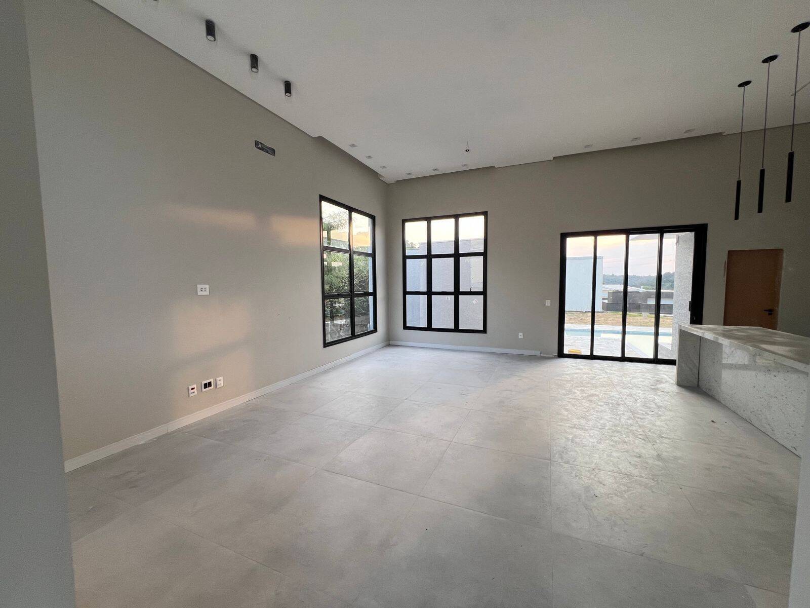 Casa de Condomínio à venda com 4 quartos, 180m² - Foto 4