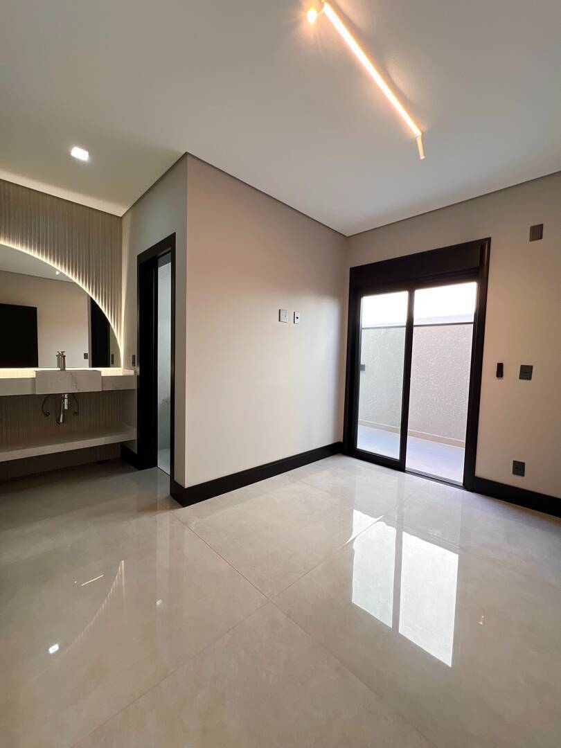 Casa de Condomínio à venda com 4 quartos, 226m² - Foto 12