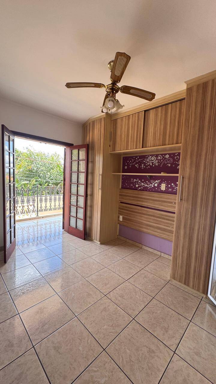 Casa à venda com 3 quartos, 245m² - Foto 14