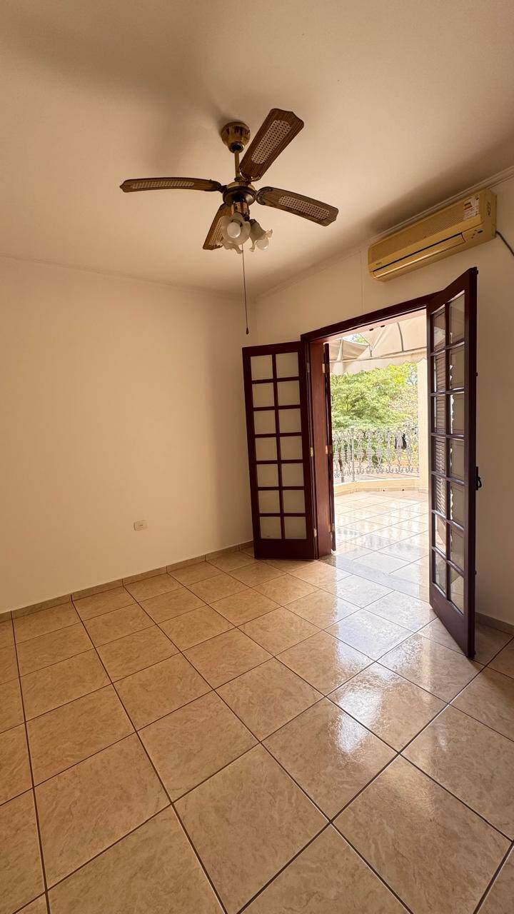 Casa à venda com 3 quartos, 245m² - Foto 18