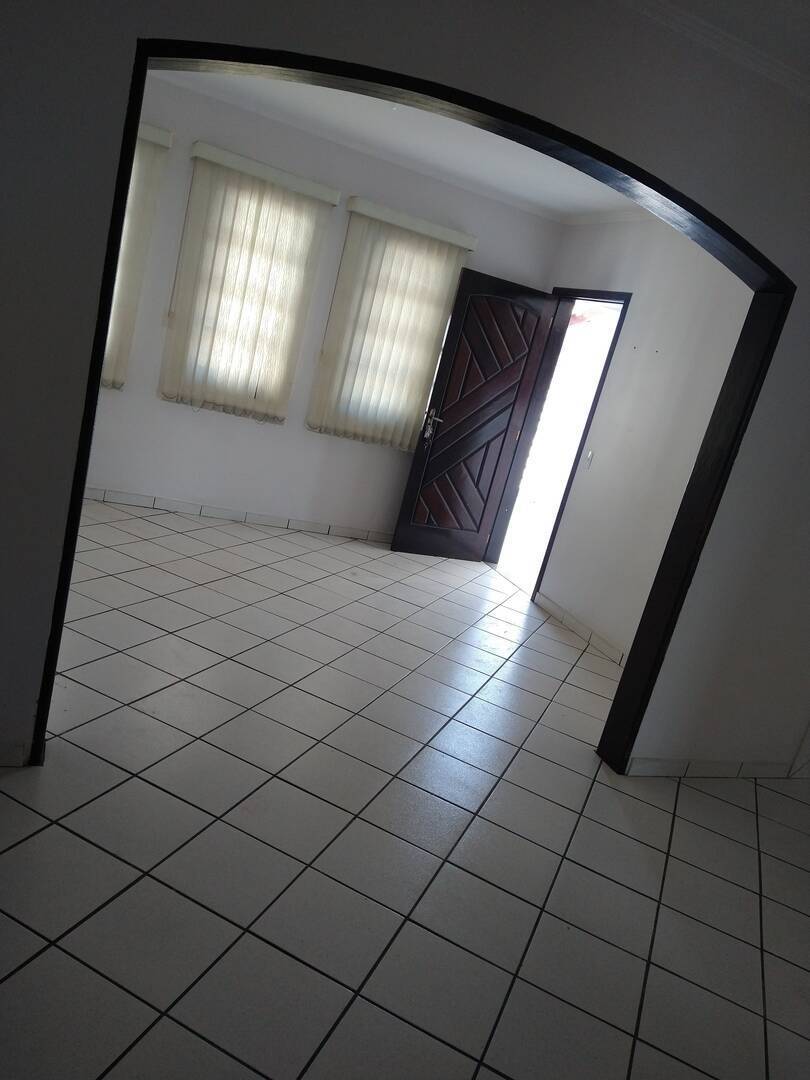 Casa à venda com 3 quartos, 195m² - Foto 4