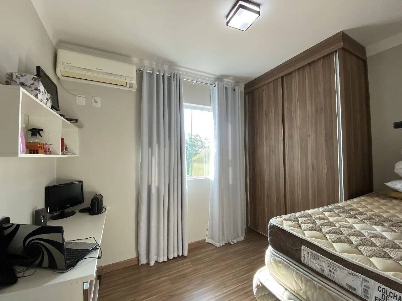 Casa à venda com 3 quartos, 210m² - Foto 5