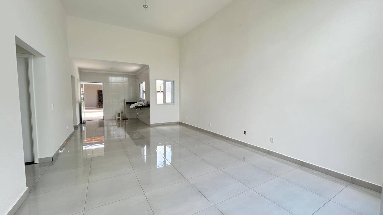 Casa à venda com 3 quartos, 164m² - Foto 2