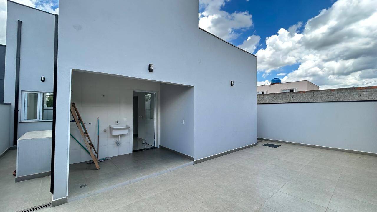 Casa à venda com 3 quartos, 164m² - Foto 10