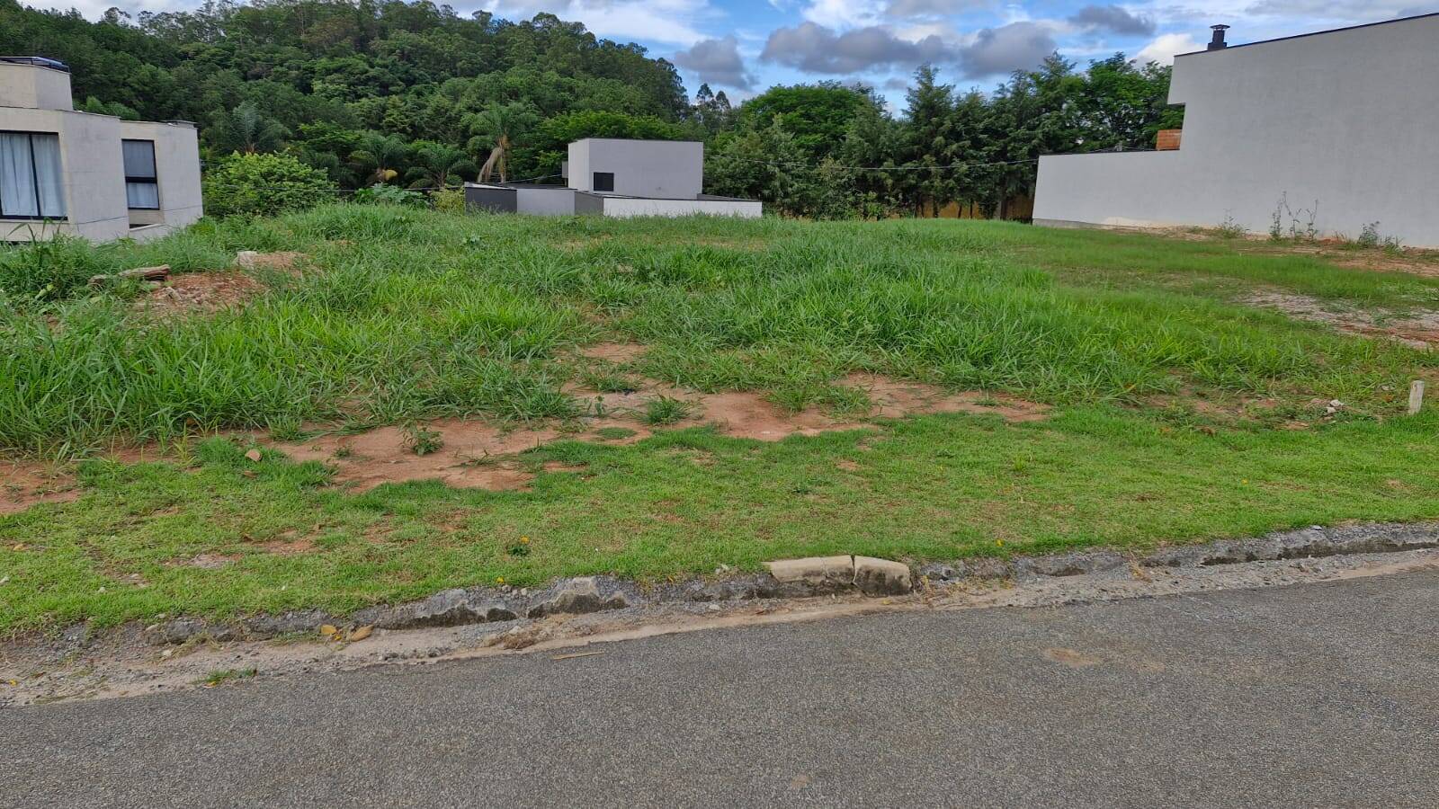 Terreno à venda, 300m² - Foto 1