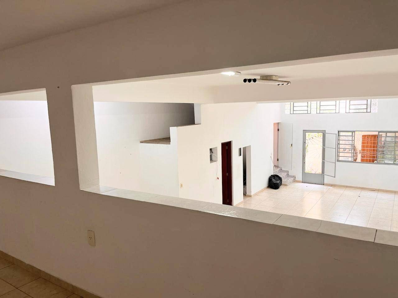 Loja-Salão para alugar com 3 quartos, 67m² - Foto 2