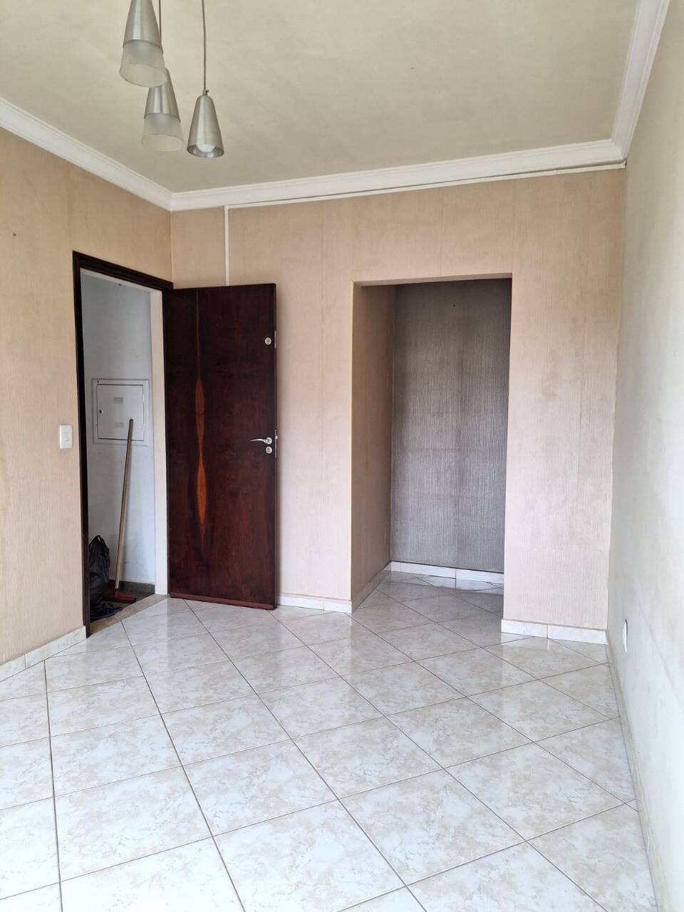 Apartamento à venda com 2 quartos, 67m² - Foto 3