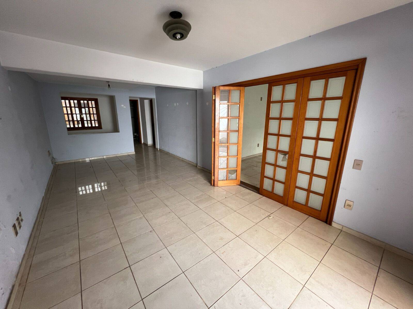 Casa à venda com 3 quartos, 253m² - Foto 5