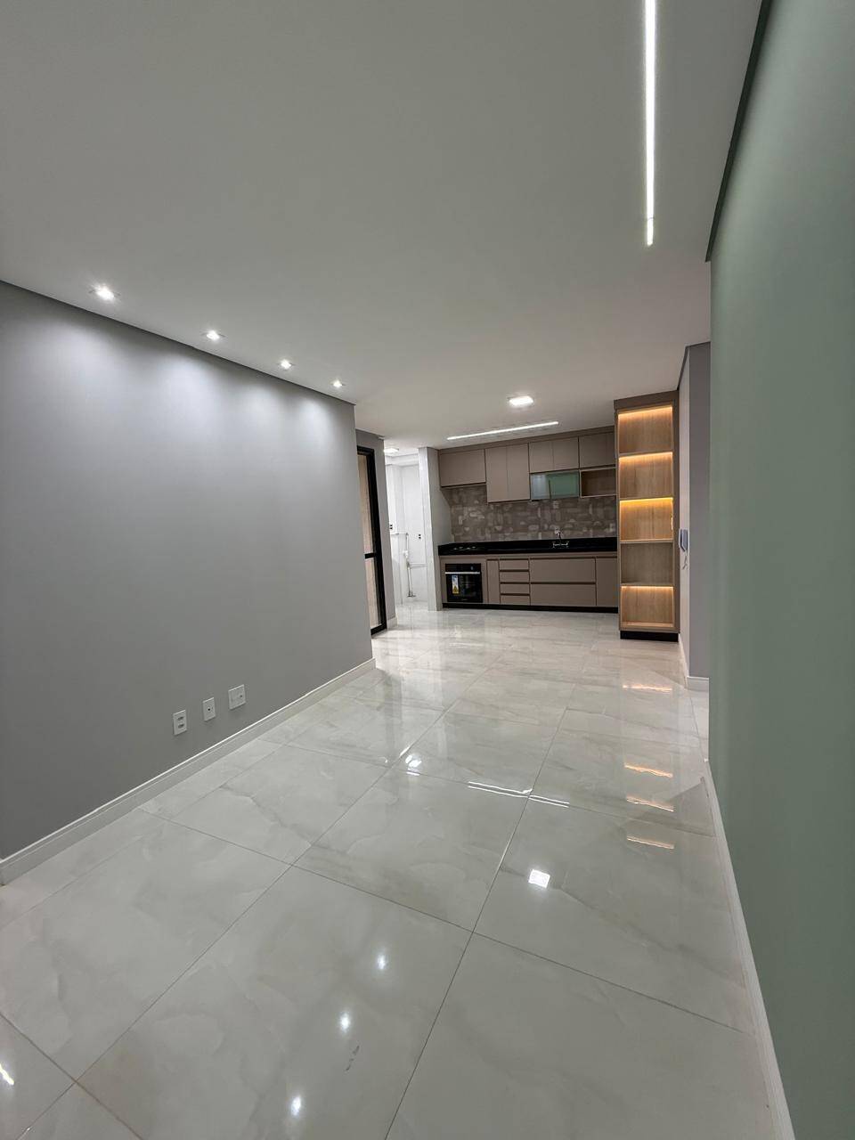Apartamento à venda com 2 quartos, 69m² - Foto 4
